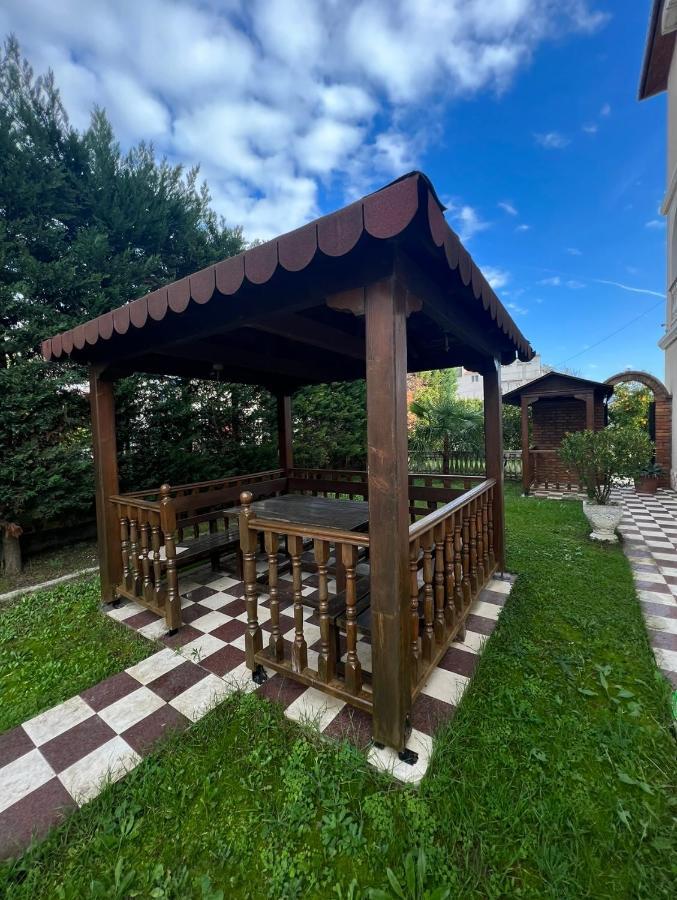 Guest House Pulake Μπεράτ Εξωτερικό φωτογραφία