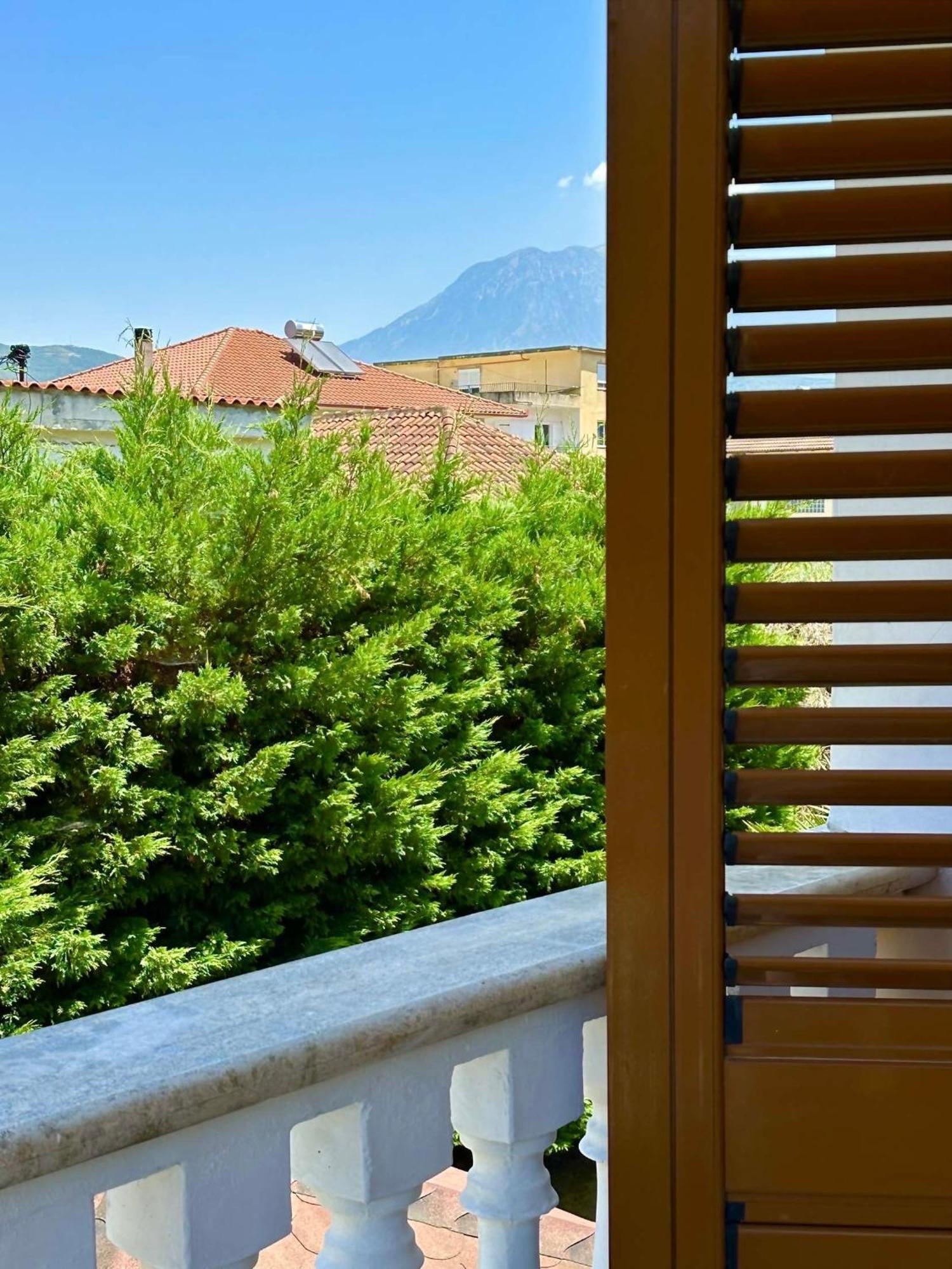 Guest House Pulake Μπεράτ Εξωτερικό φωτογραφία